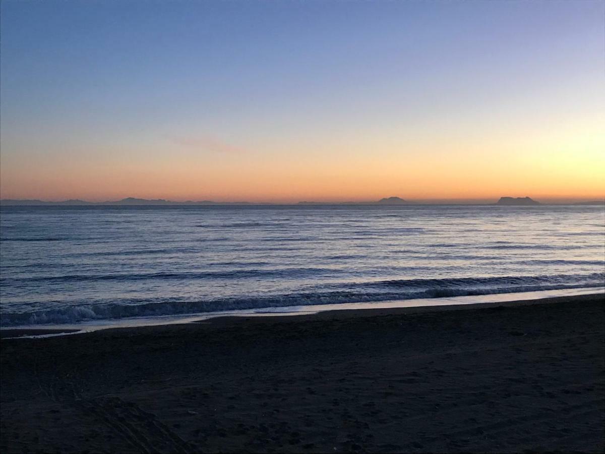 Marbella - Estepona Beach Frontline Apartment 外观 照片